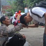 guru honorer jadi pemulung