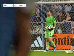 Maarten Paes Starter, FC Dallas Akhiri Paceklik Kemenangan