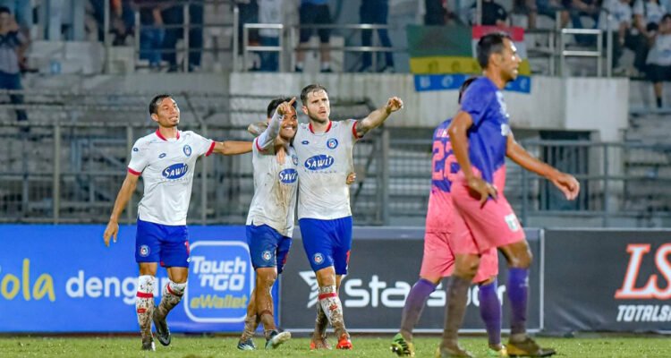 pemain asing persik kediri