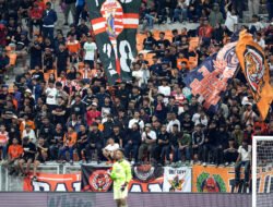 Persija Didenda Rp20 Juta Buntut Pelemparan Sepatu Oknum Suporter kepada Ciro Alves