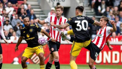 Howard Webb Akui Wasit Error saat Manchester United Dipermalukan Brentford