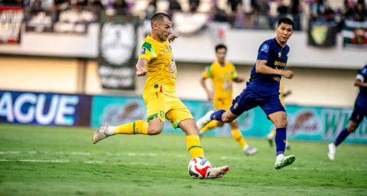 mihailo perovic persebaya