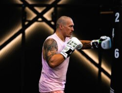 Lennox Lewis Beri Saran Bijak kepada Oleksandr Usyk, jika tak Dilakukan Bakal Menyesal