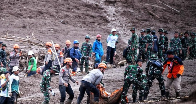 marinir longsor cisarua bandung barat