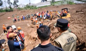 korban longsor cisarua