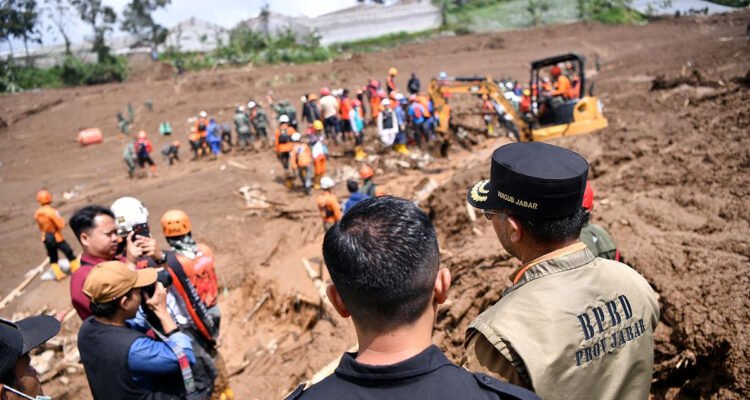 korban longsor cisarua